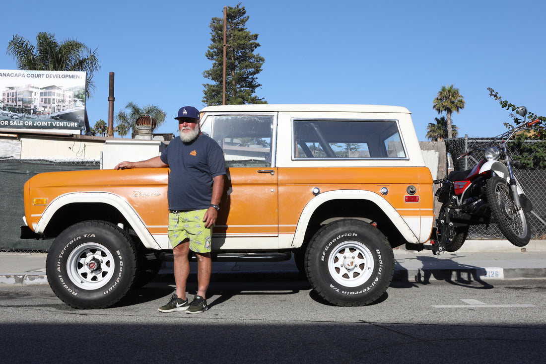 【CAR SNAP U.S.A】ブロンコ×ヴィンテージバイクの激渋な組み合わせが堪らない!〈1976 FORD BRONCO〉