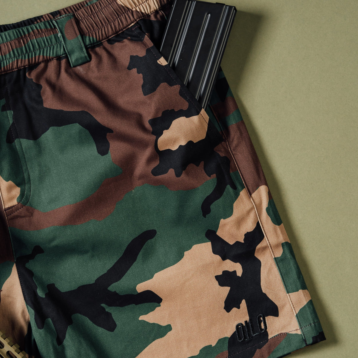 【QILO TACTICAL×WRM.FZY】EDC SHORTS M81 WOODLAND – GEARS by MFL Magazine